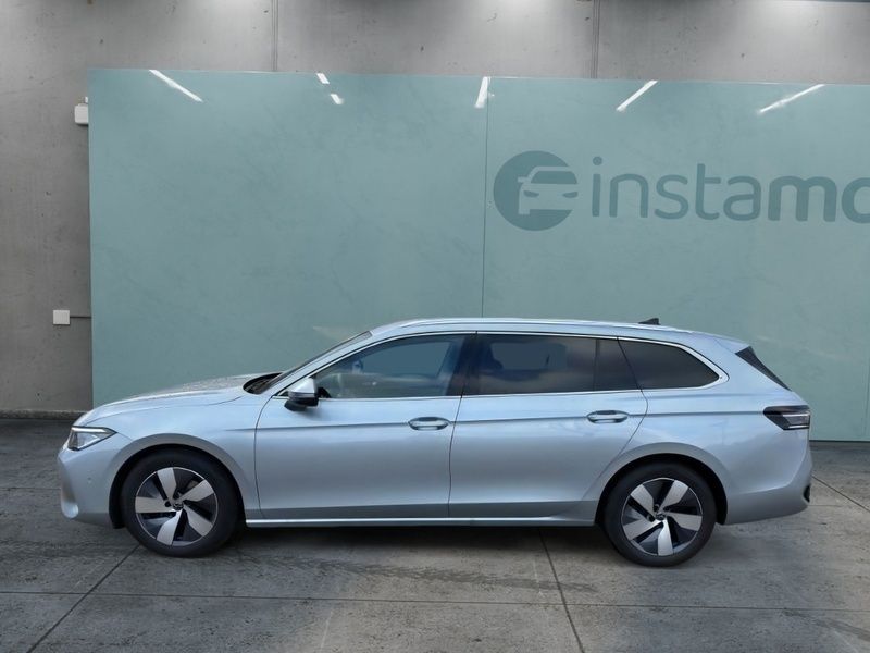 Silber Gebraucht 2024 VW Passat Pro Kombi | 36.599 € (Guter Preis) - Bild 1/4