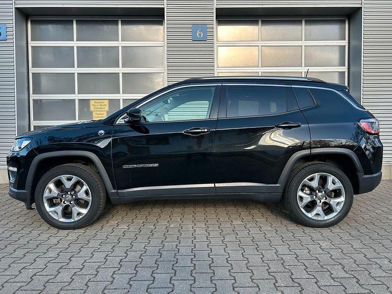Gebraucht Jeep Compass Limited 170 PS (125 kW) 2017 Diamond black SUV