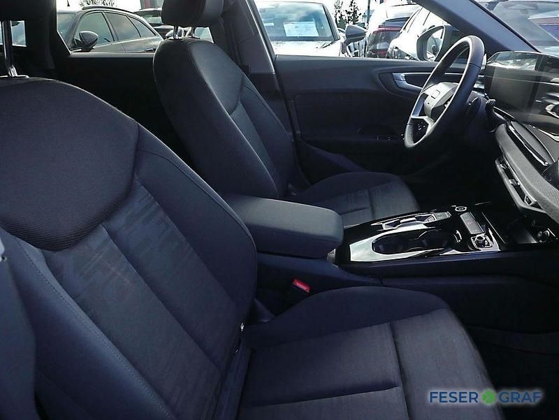 Gebraucht Audi A5 S-Line 150 PS (110 kW) 2025 Mythosschwarz metallic Kombi