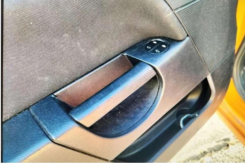 Gebraucht Ford Fiesta 68 PS (50 kW) 2004 Orange Kleinwagen