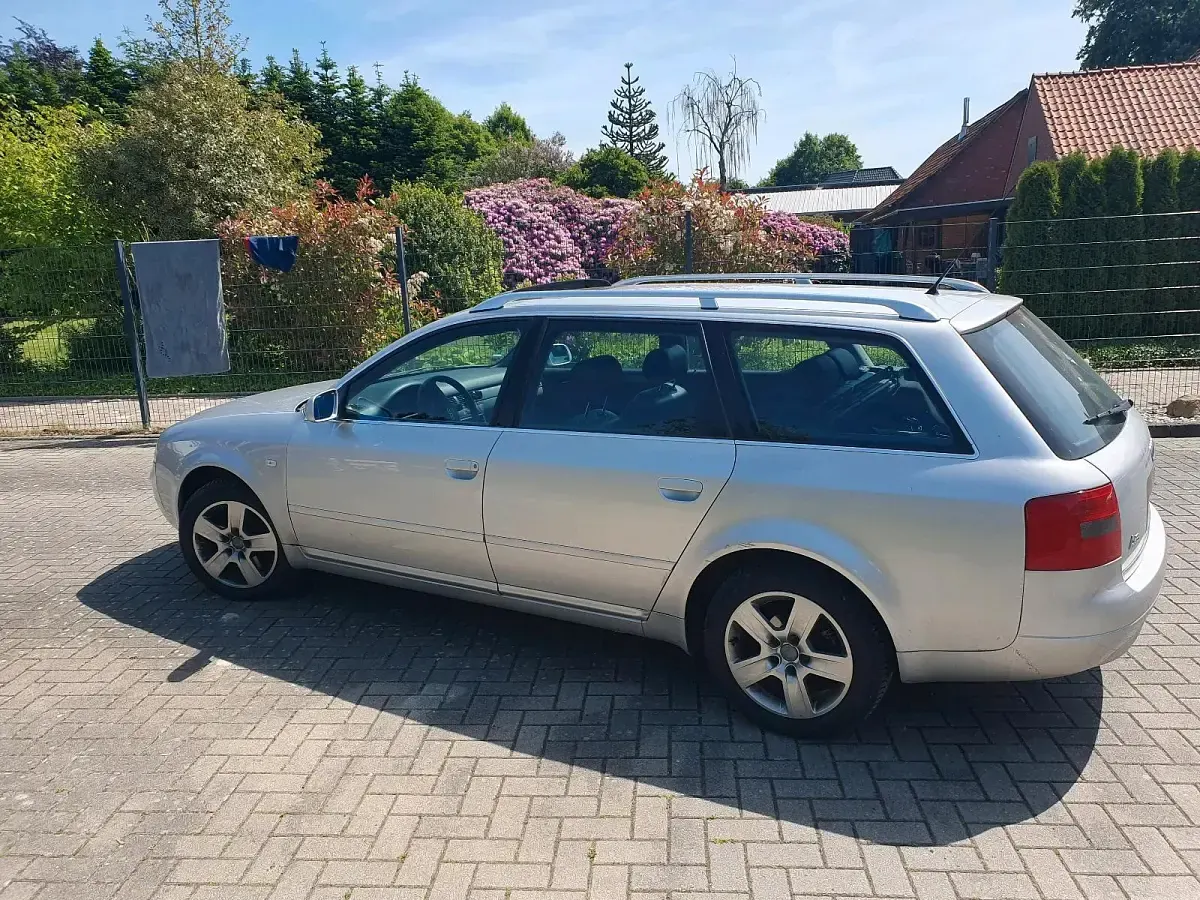 Używany Audi A6 170 KM (125 kW) 1999 Srebrny Kombi