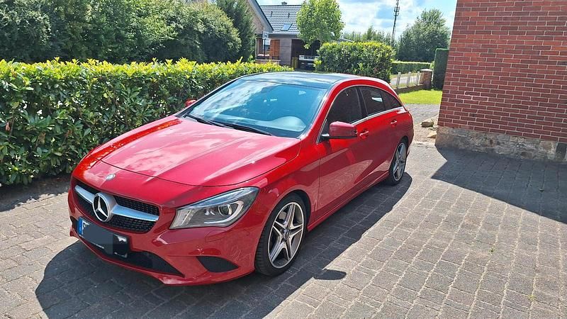 Rot Gebraucht 2016 Mercedes CLA250 Shooting Brake Kombi | 15.000 € (Fairer Preis) - Bild 1/4