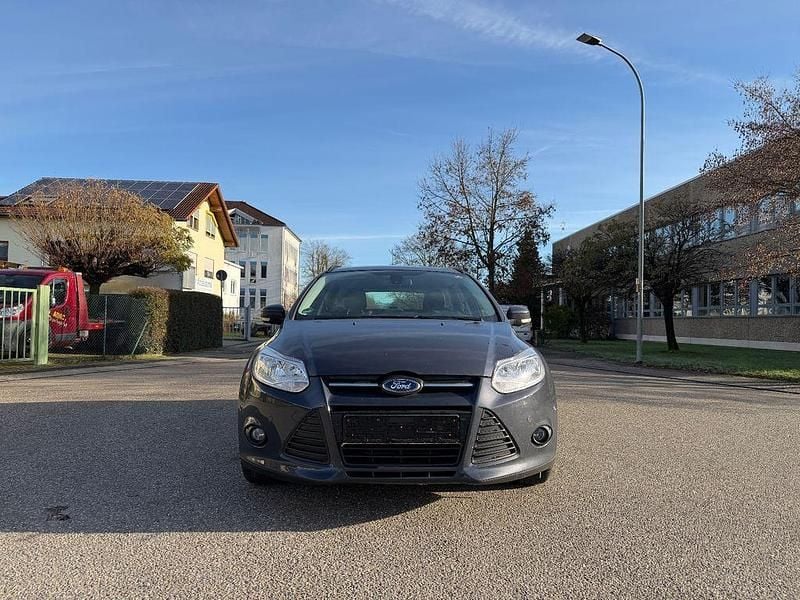 Gebraucht Ford Focus SYNC Edition 150 PS (110 kW) 2014 Blau Limousine