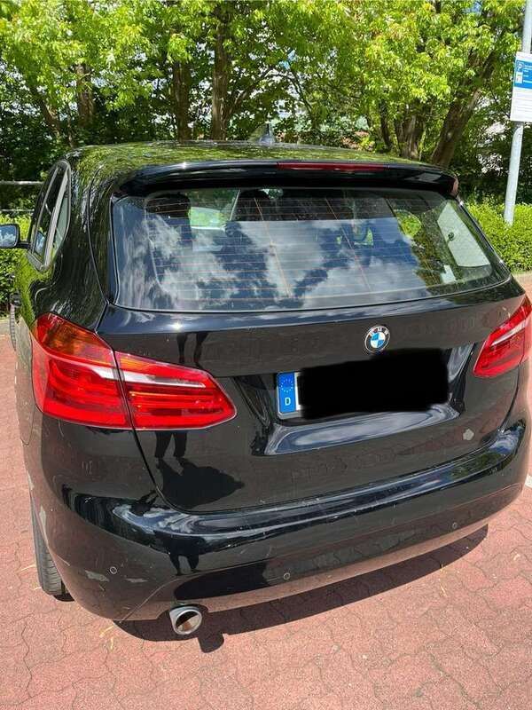 Schwarz Gebraucht 2016 BMW 216 Van / Kleinbus | 8.500 € (Superpreis) - Bild 1/4