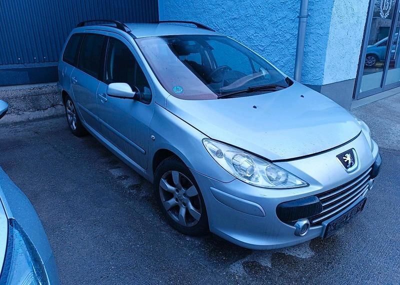 Gebraucht Peugeot 307 109 PS (80 kW) 2008 Silber Kombi