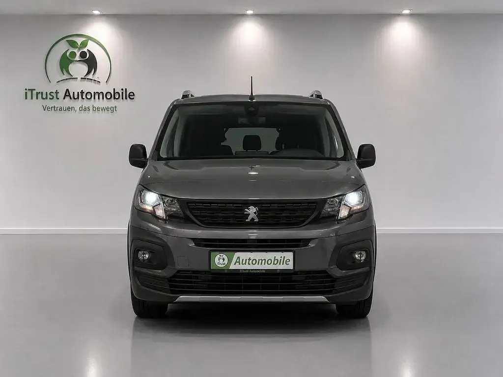 Gebraucht Peugeot Partner 131 PS (96 kW) 2019 Grau Van / Kleinbus