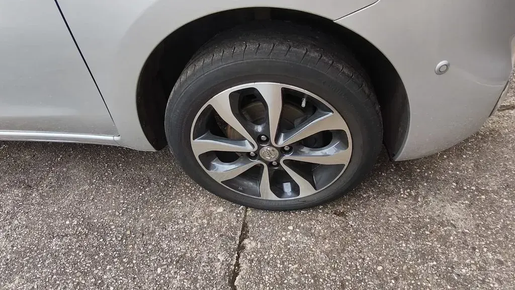 Gebraucht Nissan Micra 98 PS (72 kW) 2015 Silber Kleinwagen