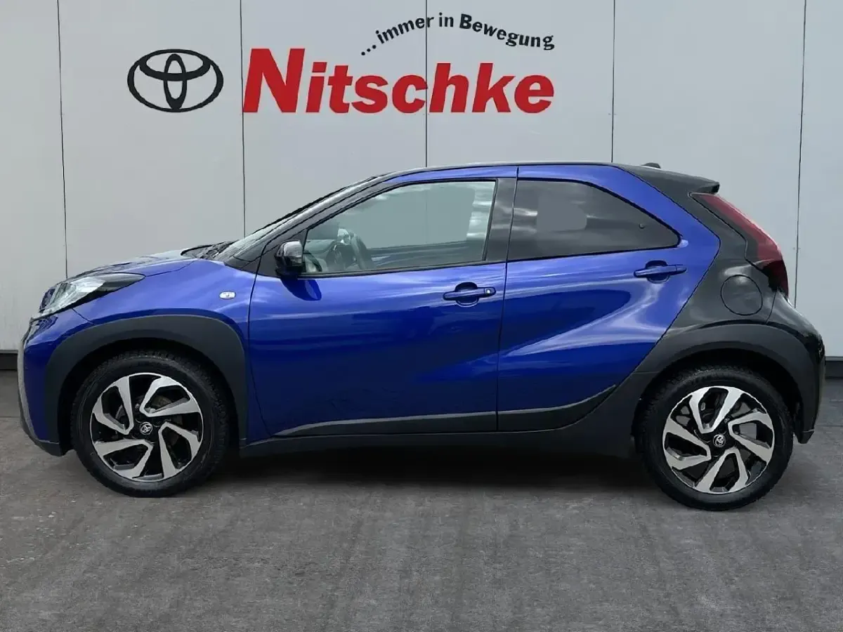 Gebraucht Toyota Aygo Pulse 72 PS (52 kW) 2023 Blau Kleinwagen