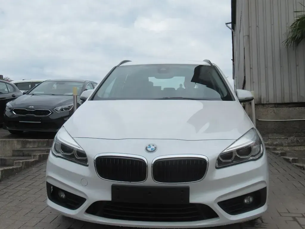 Gebraucht BMW 218 Basis 150 PS (110 kW) 2015 Weiß Limousine