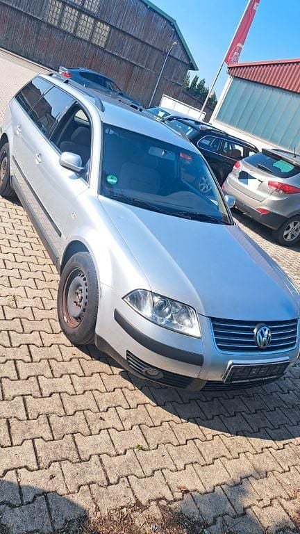 Silber Gebraucht 2001 VW Passat Basis Kombi | 1.150 € (Fairer Preis) - Bild 1/4