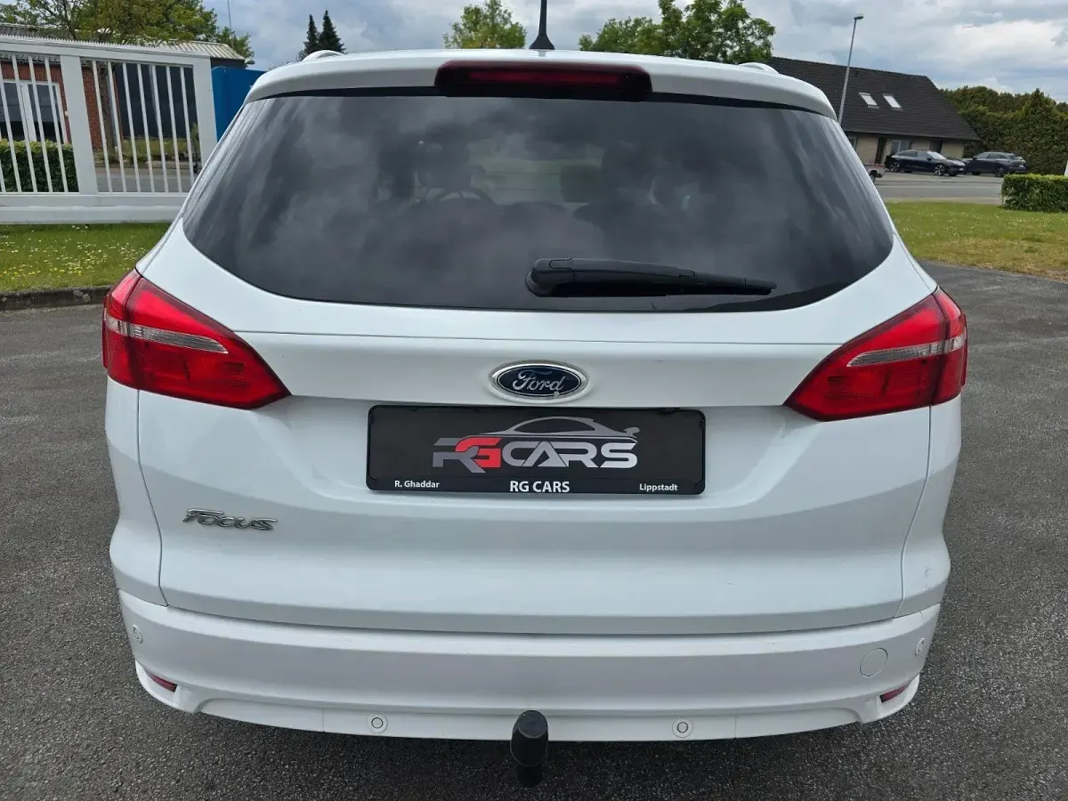 Gebraucht Ford Focus Titanium 120 PS (88 kW) 2017 Weiß Kombi