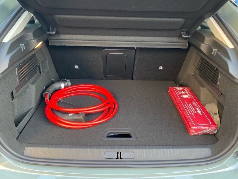 Gebraucht Citroën e-C4 114 kW (156 PS) 2025 Manhattangrün Limousine