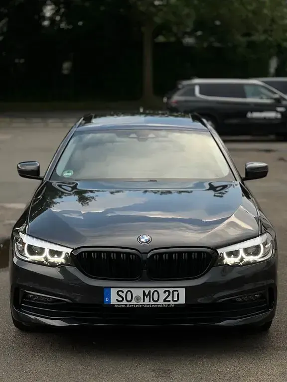 Gebraucht BMW 520 Sport Line 190 PS (139 kW) 2019 Schwarz Kombi