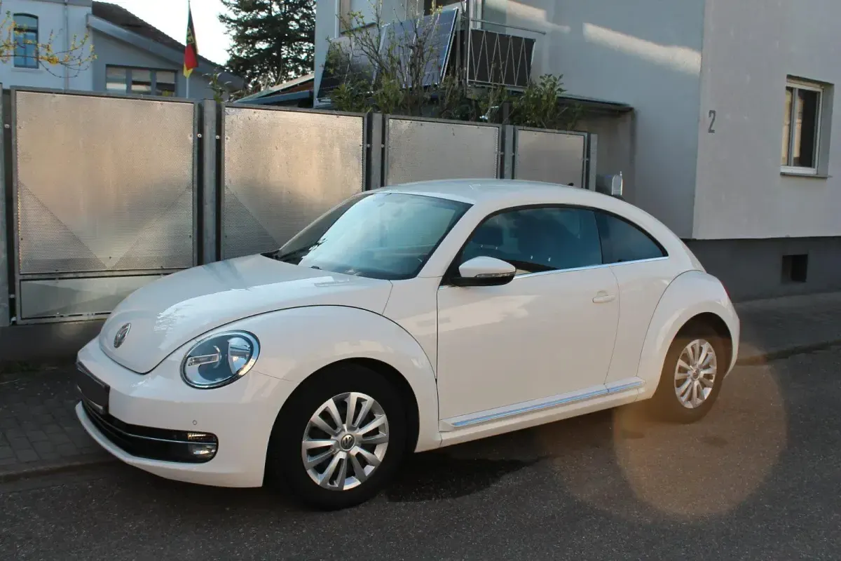 Gebraucht VW Beetle 105 PS (77 kW) 2012 Weiß Kleinwagen