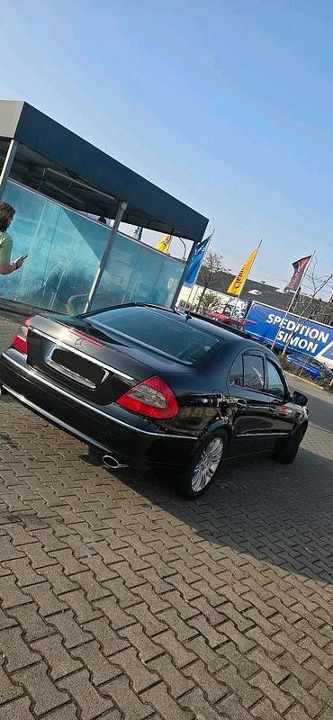 Gebraucht Mercedes E320 224 PS (164 kW) 2006 Schwarz Limousine