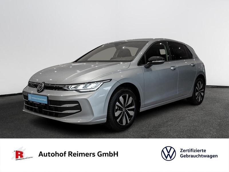 Silber Gebraucht 2024 VW Golf VIII Life Limousine | 30.490 € (Teuer) - Bild 1/4