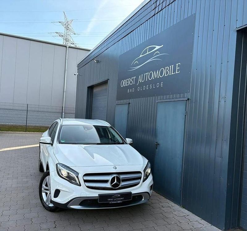 Usata Mercedes GLA200 136 CV (100 kW) 2015 Bianco SUV