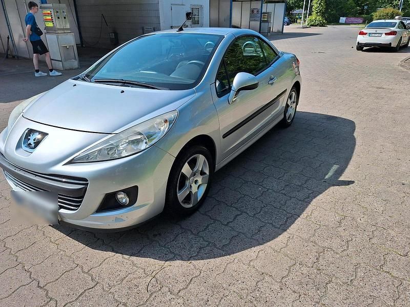Gebraucht Peugeot 207 CC 120 PS (88 kW) 2011 Silber Cabrio