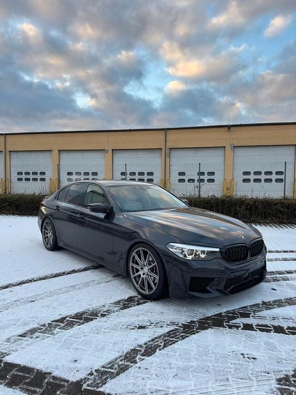 Grau Gebraucht 2017 BMW 540 M Sport Limousine | 33.600 € (Guter Preis) - Bild 1/4