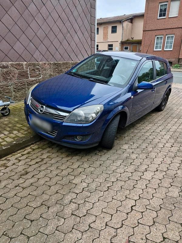 Blau Gebraucht 2009 Opel Astra Kleinwagen | 1.950 € - Bild 1/4