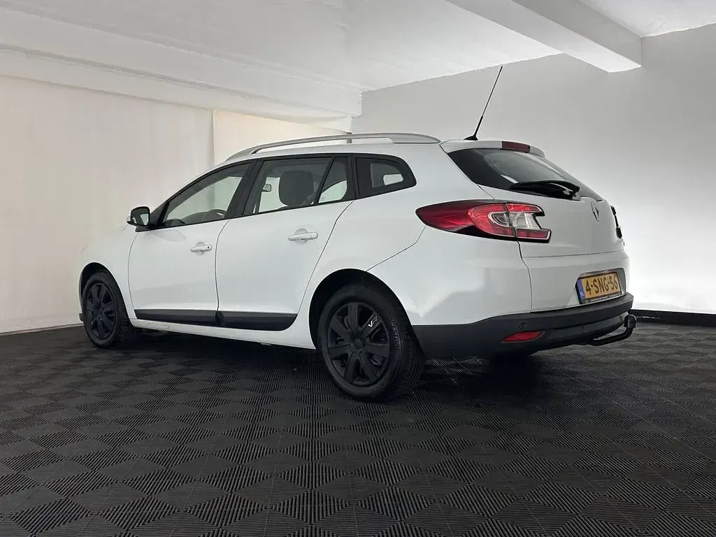 Gebraucht Renault Mégane Expression 111 PS (81 kW) 2013 Weiß Kombi