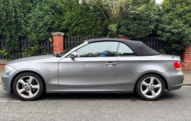 Grau Gebraucht 2009 BMW 120 Cabriolet Cabrio | 8.950 € (Etwas zu teuer) - Bild 1/4