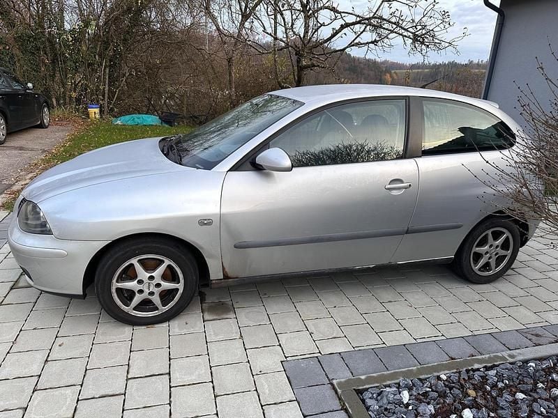 Gebraucht Seat Ibiza 101 PS (74 kW) 2002 Silber Kleinwagen