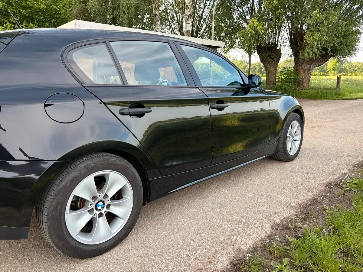 Gebraucht BMW 116 116 PS (85 kW) 2006 Schwarz Kleinwagen