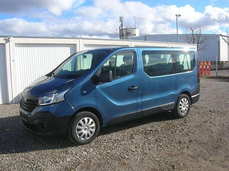 Gebraucht Renault Trafic Expression 121 PS (88 kW) 2019 Panoramablau Van / Kleinbus