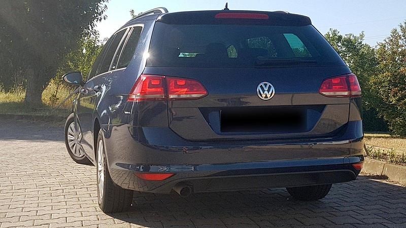 Gebraucht VW Golf VII Trendline 110 PS (80 kW) 2016 Blau Kombi