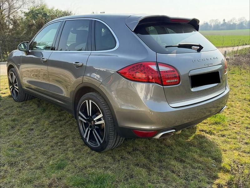 Gebraucht Porsche Cayenne 241 PS (177 kW) 2010 Grau SUV
