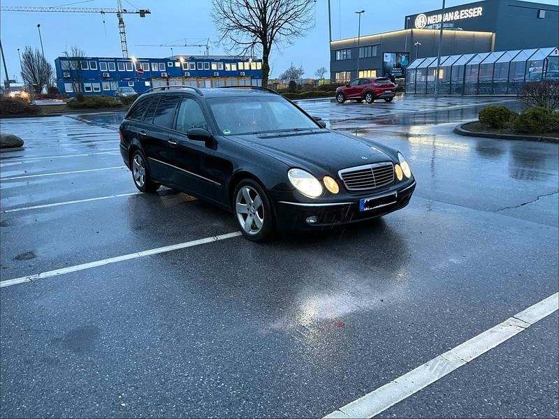 Gebraucht Mercedes E320 224 PS (164 kW) 2004 Schwarz Kombi