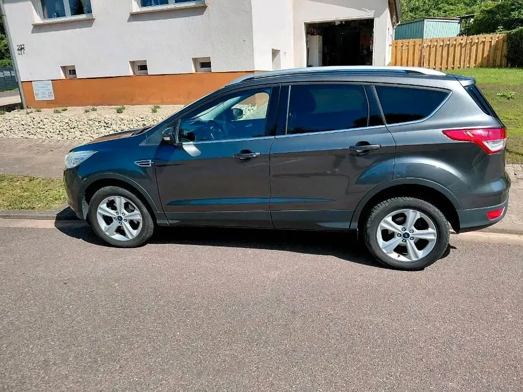 Gebraucht Ford Kuga Titanium 150 PS (110 kW) 2014 Grau SUV