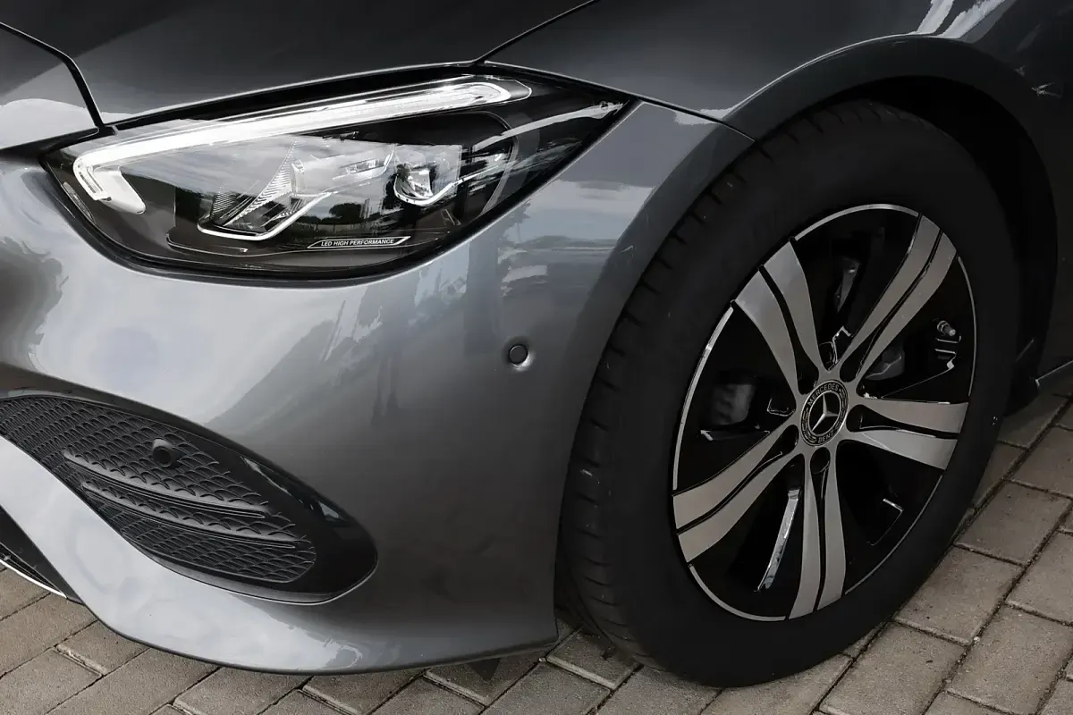 Gebraucht Mercedes C180 170 PS (125 kW) 2025 Metalliclack selenitgrau Kombi