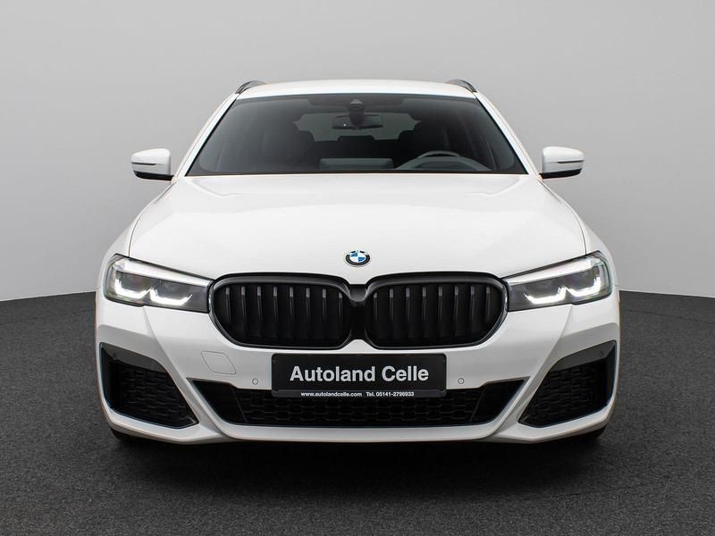 Gebraucht BMW 530 M Sport 286 PS (210 kW) 2022 Alpinweiss uni300schwarz Limousine