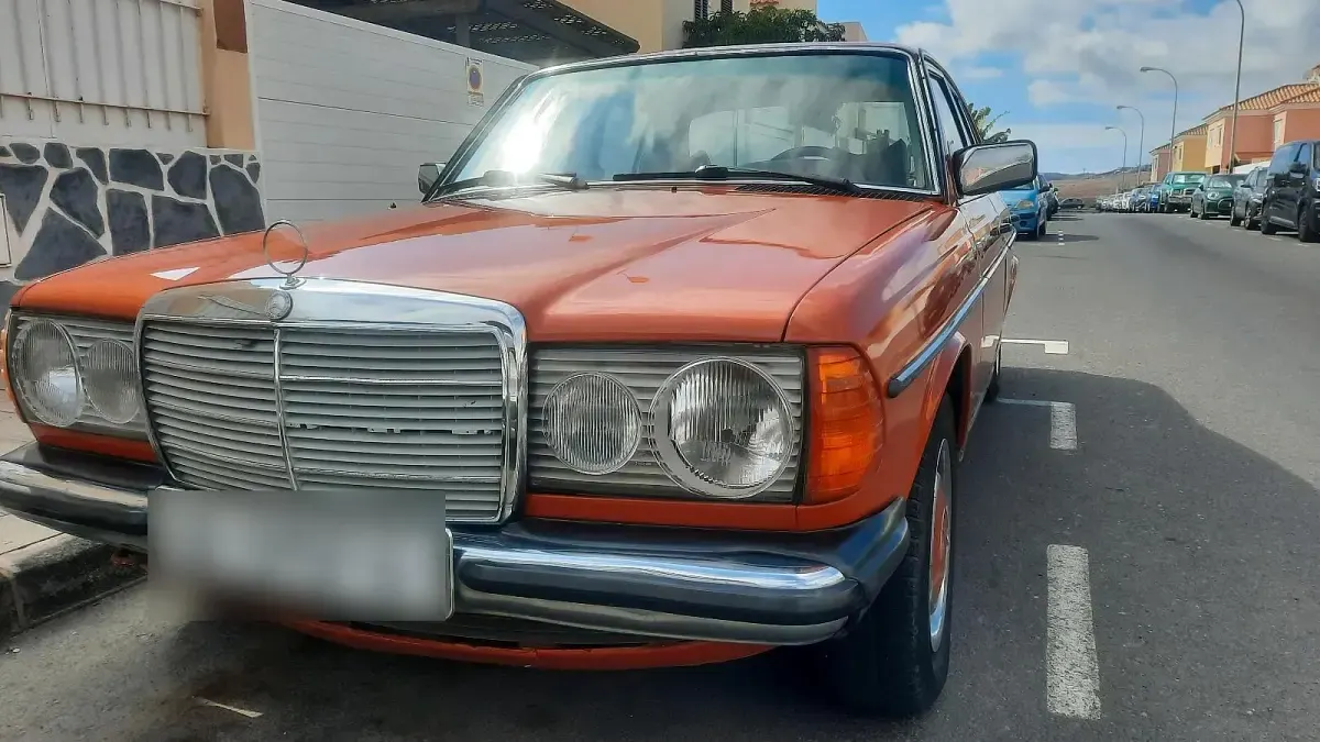 Gebraucht Mercedes 240 72 PS (52 kW) 1976 Limousine