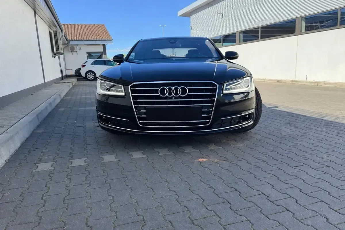 Gebraucht Audi A8 Ambiente 258 PS (189 kW) 2014 Schwarz Limousine