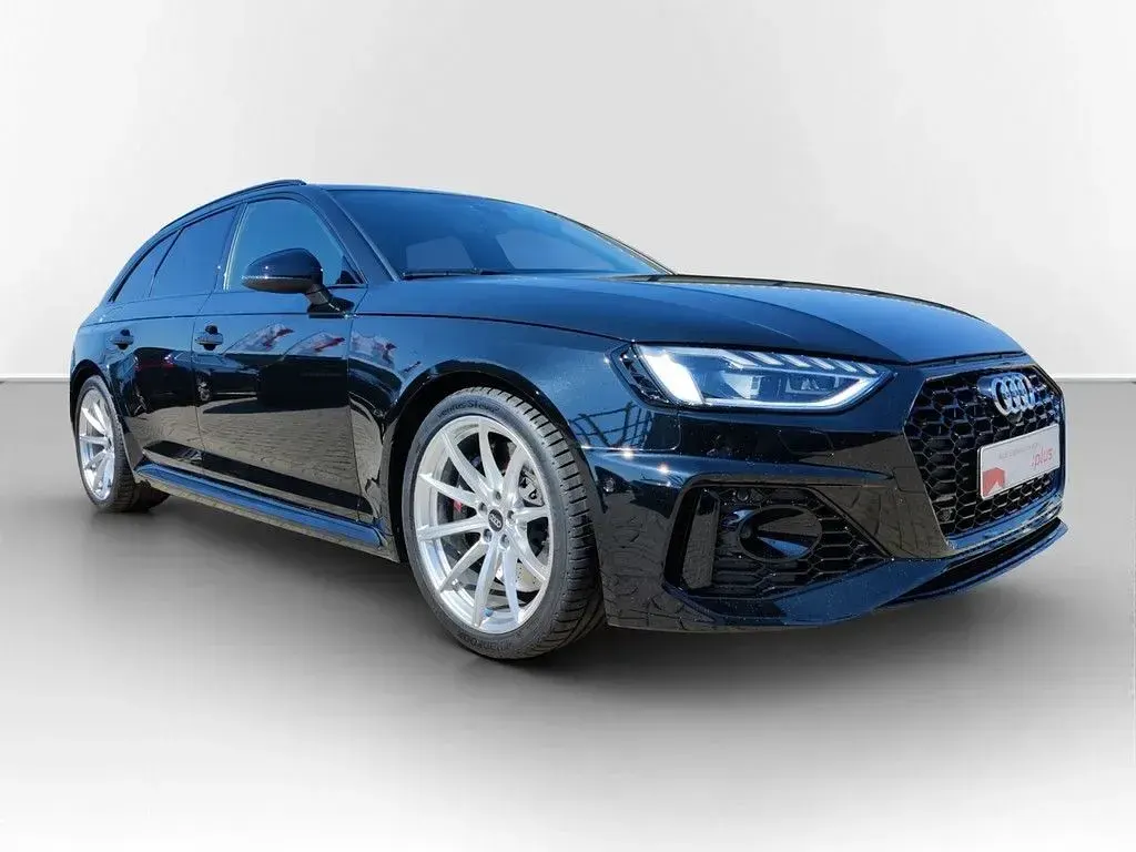 Gebraucht Audi RS4 Ambiente 450 PS (330 kW) 2024 Schwarz Kombi