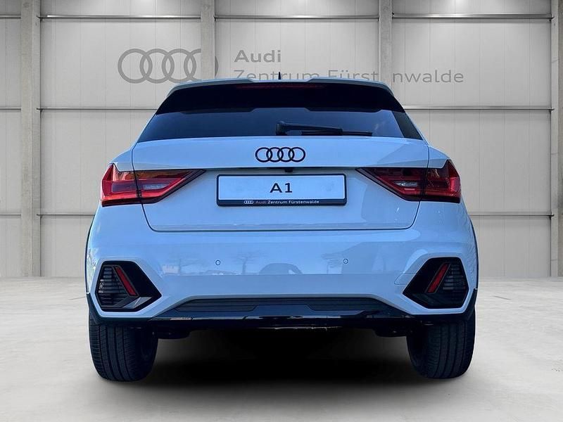 Gebraucht Audi A1 Sport 150 PS (110 kW) 2025 Gletscherweiß metallic SUV