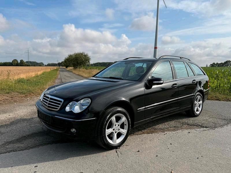 Schwarz Gebraucht 2005 Mercedes C180 Avantgarde Kombi | 3.350 € (Etwas zu teuer) - Bild 1/4