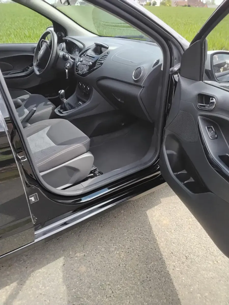 Gebraucht Ford Ka Plus 86 PS (63 kW) 2018 Schwarz Kleinwagen
