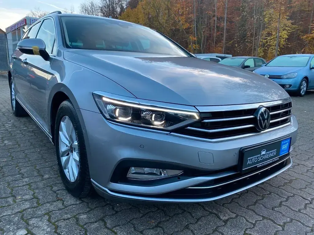 Gebraucht VW Passat Business 150 PS (110 kW) 2023 Silber Kombi
