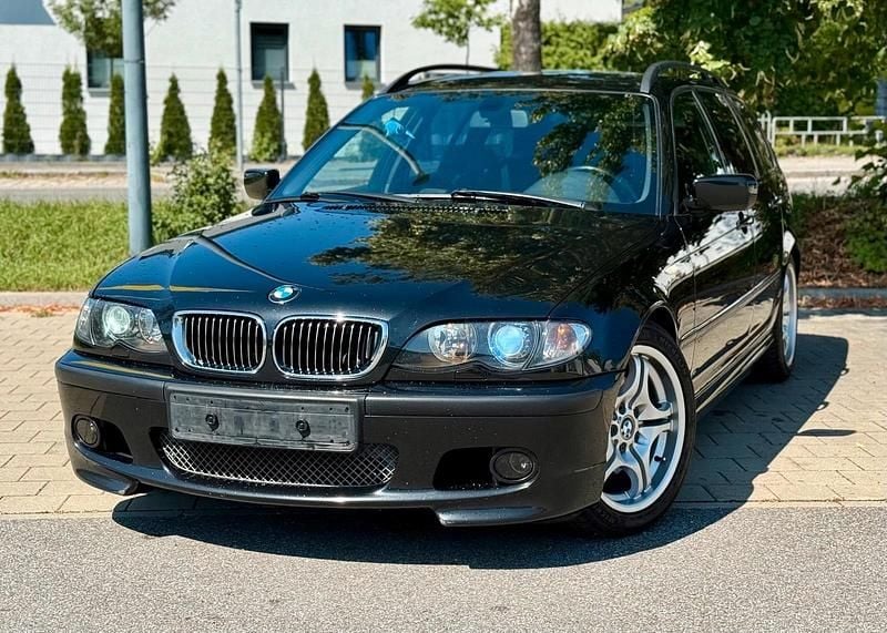 Schwarz Gebraucht 2003 BMW 325 M Sport Kombi | 3.000 € (Guter Preis) - Bild 1/4