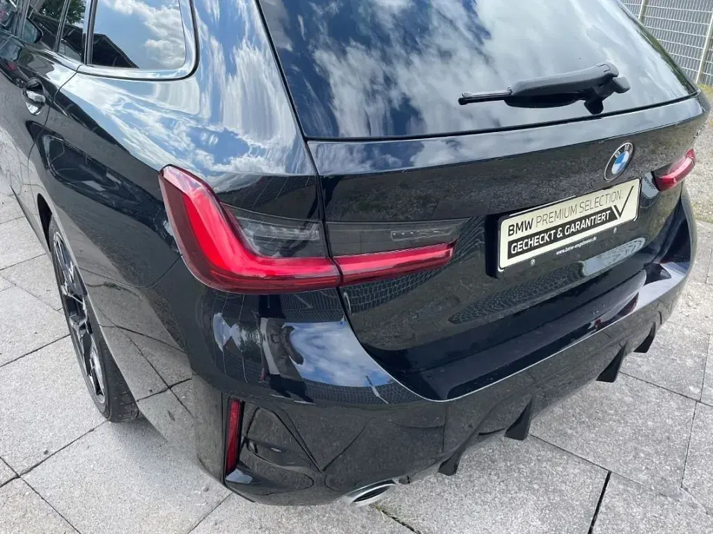 Gebraucht BMW 320 M Sport 190 PS (139 kW) 2025 Schwarz Kombi