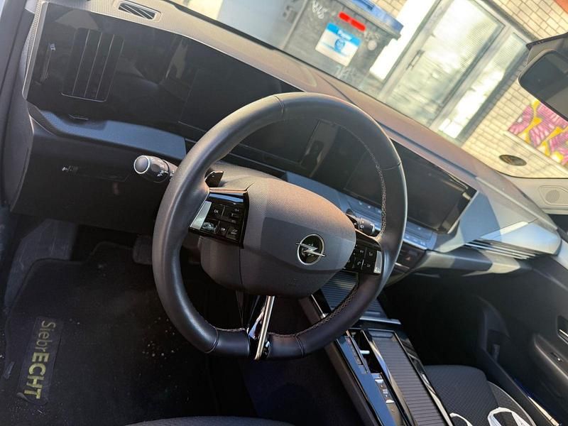 Gebraucht Opel Astra Edition 131 PS (96 kW) 2024 Weiß Limousine