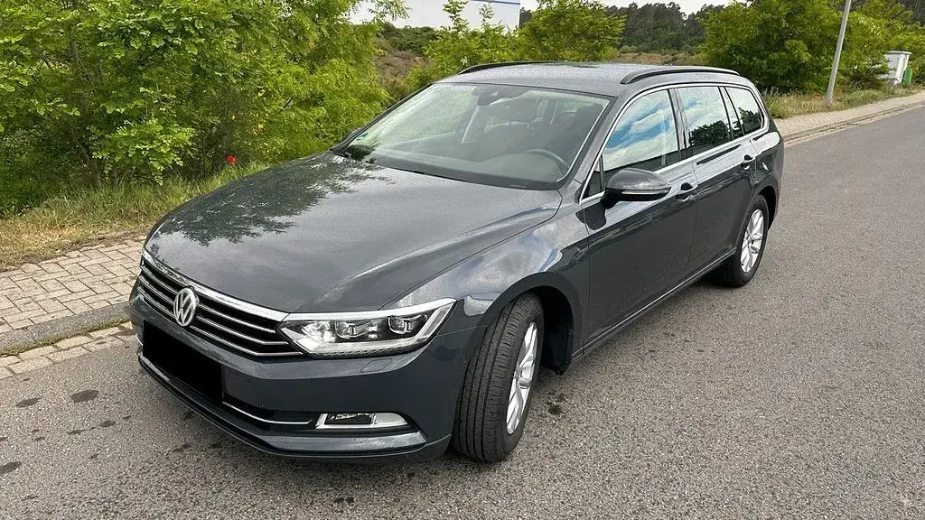 Gebraucht VW Passat Comfortline 150 PS (110 kW) 2016 Grau Kombi