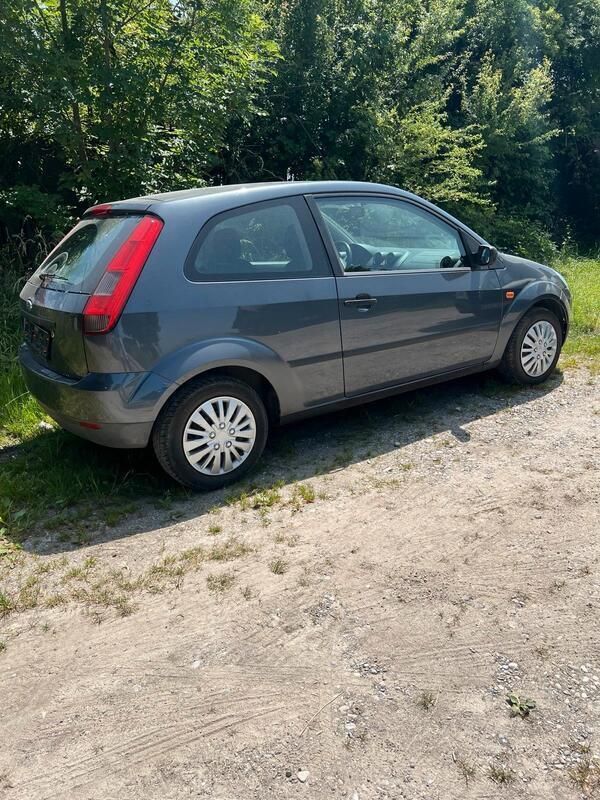 Gebraucht 2004 Ford Fiesta Kleinwagen | 1.500 € - Bild 1/4