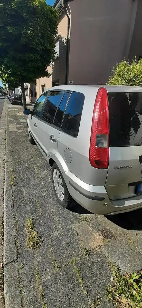 Gebraucht Ford Fusion 100 PS (73 kW) 2003 Silber Kleinwagen