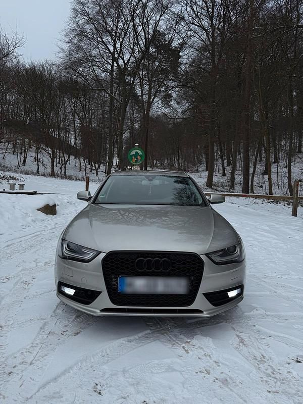 Grau Gebraucht 2012 Audi A4 Kombi | 9.500 € (Teuer) - Bild 1/4