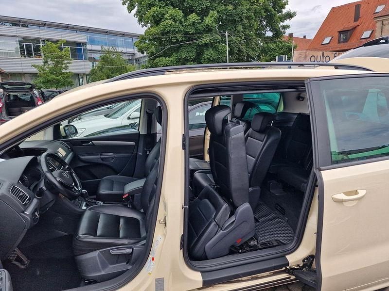 Gebraucht VW Sharan Highline 177 PS (130 kW) 2016 Beige Van / Kleinbus